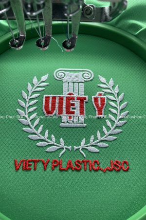 Thêu logo đồng phục bóng đá